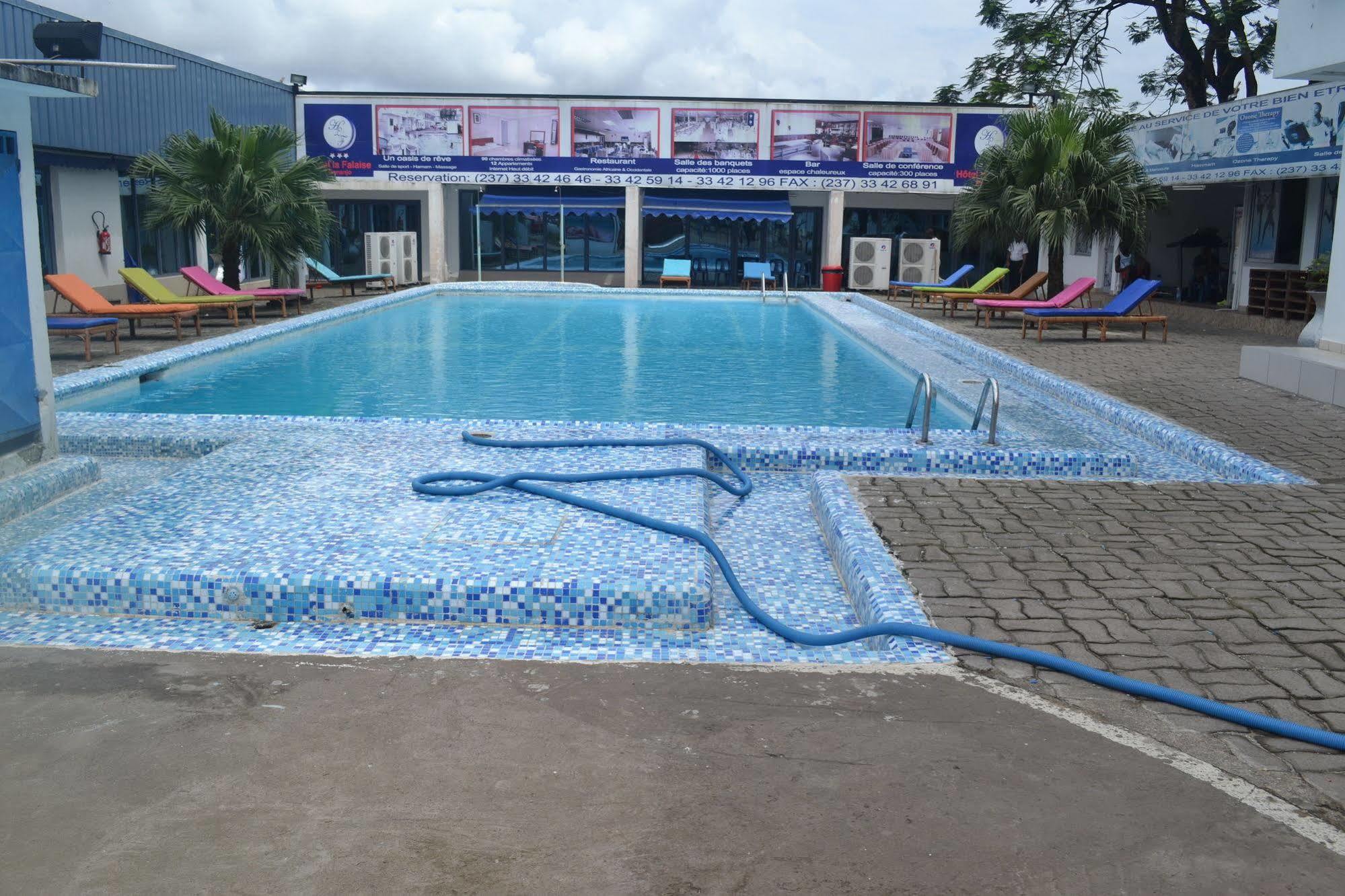 Hotel La Falaise Bonanjo 杜阿拉 外观 照片